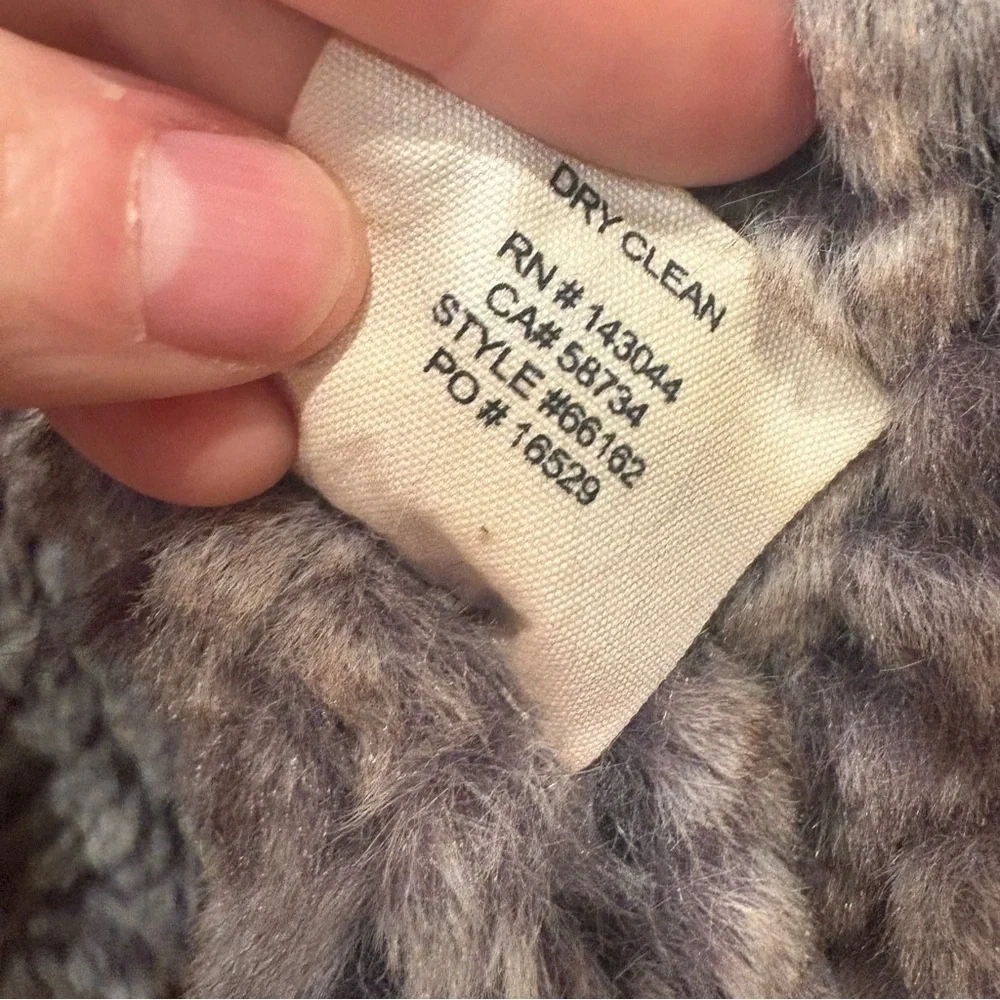 Bagatelle $200 Bloomie’s Heritage Grey Scalloped Faux Fur Draped Vest M P2P 19”